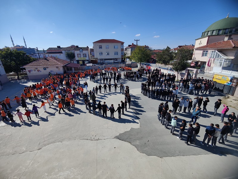 Saray İlçemizde Bulunan Okullarda Afet Bilinci Eğitimlerimiz Devam Ediyor