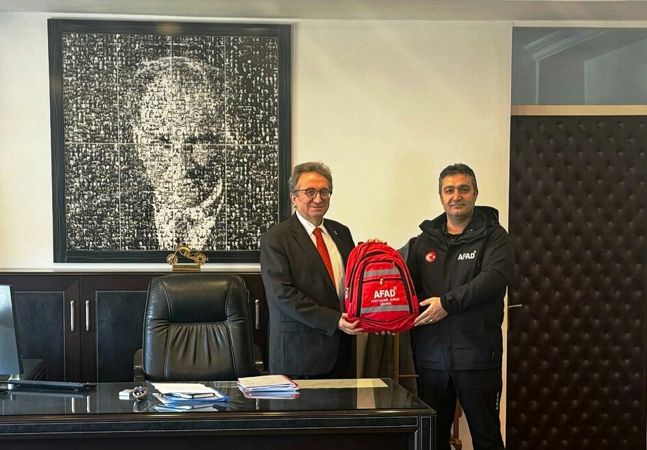 Müdürümüz Taha Yasin ÇEKİÇ Şarköy Kaymakamı Sayın Dr. Ahmet Naci HELVACI'yı Makamında Ziyaret Etti